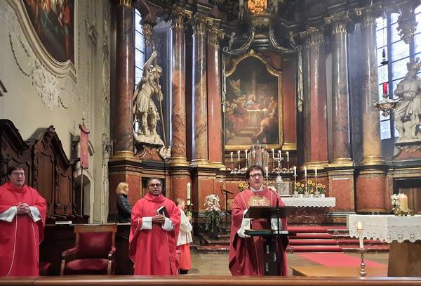 Quelle: Achim Dörr, Walldürn Patres beim Gottesdienst in der Wallfahrtsbasilika St.Georg Walldürn
