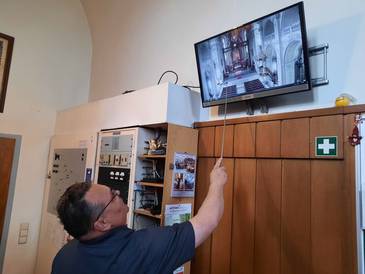 Quelle: Achim Dörr, Walldürn Markus Weigand in der Sakristei